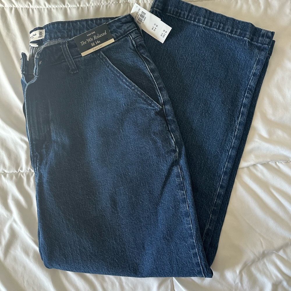 NWT-Abercrombie & Fitch High Rise The 90’s Relaxed curve love